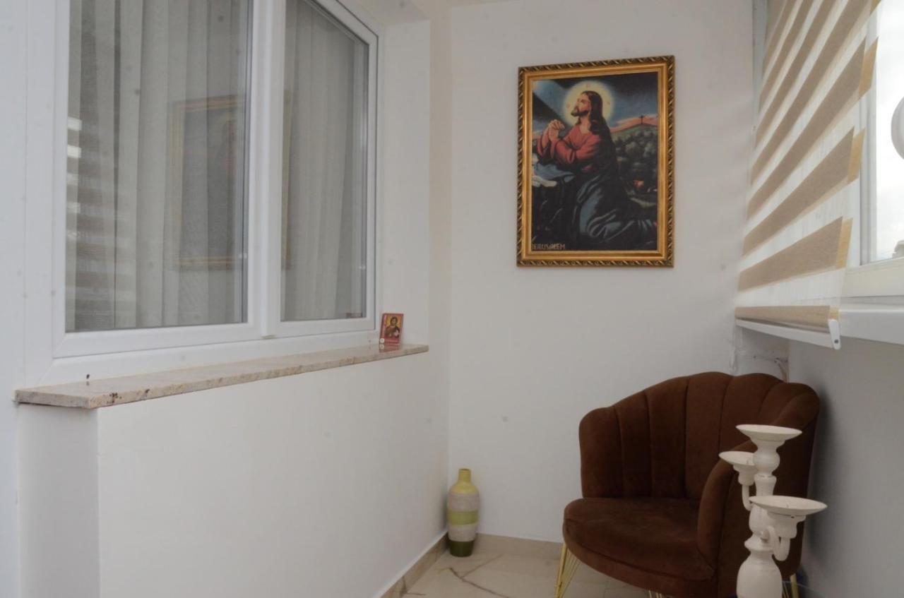 Centar 5 Star Apartment Kraljevo Exterior photo